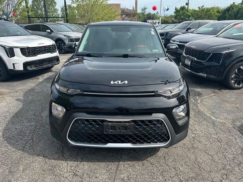 Used 2022 Kia Soul LX FWD image 2