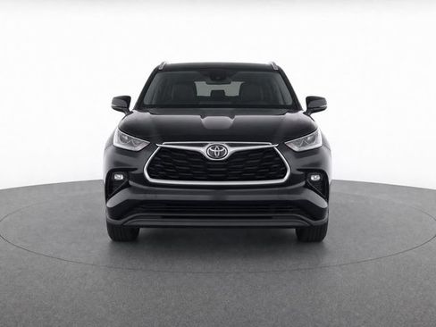 Used 2022 Toyota Highlander XLE FWD image 5