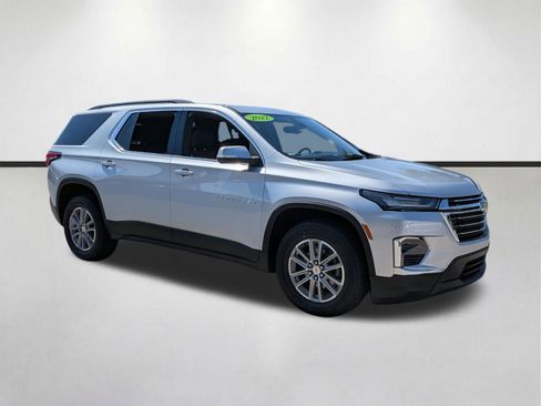 Used 2022 Chevrolet Traverse LT FWD image 1