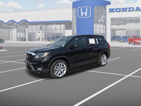 Used 2025 Honda Passport EX-L image 3