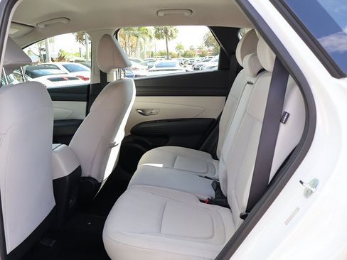 Used 2025 Hyundai Tucson SE image 34