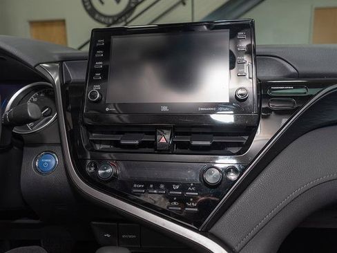 Used 2022 Toyota Camry XLE w/ Navigation Upgrade Package FWD image 13