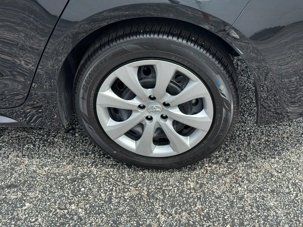 Used 2025 Toyota Corolla LE FWD image 10