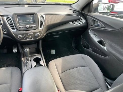 Used 2017 Chevrolet Malibu LS FWD image 9