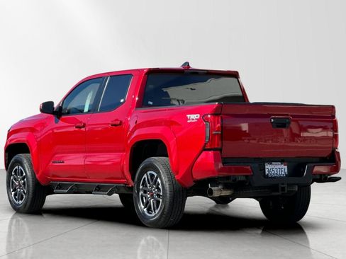 Used 2025 Toyota Tacoma TRD Sport image 6