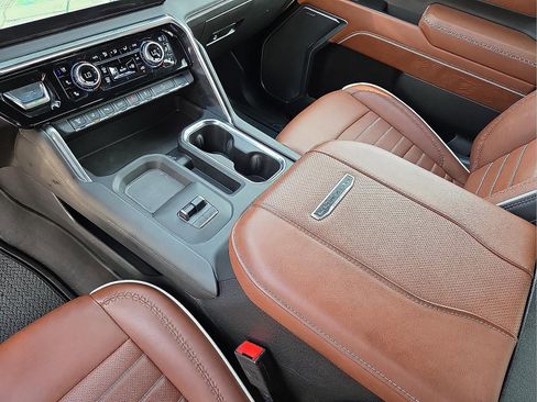 Used 2025 GMC Sierra 2500 Denali Ultimate w/ Max Trailering Package image 25