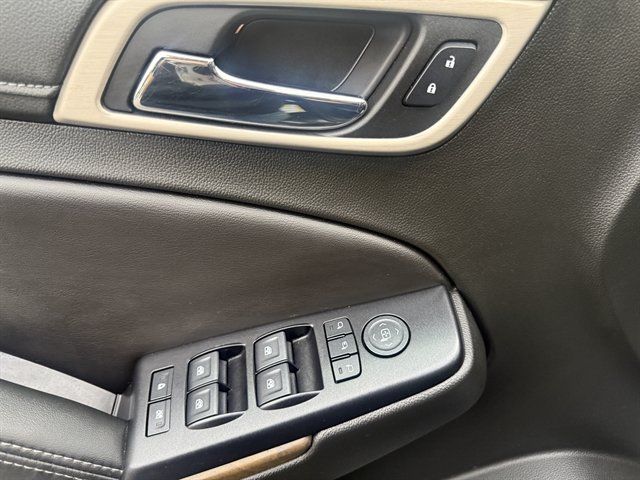 Used 2018 GMC Yukon Denali w/ Open Road Package AWD/4WD image 36