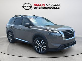 Used 2024 Nissan Pathfinder Platinum FWD video 1