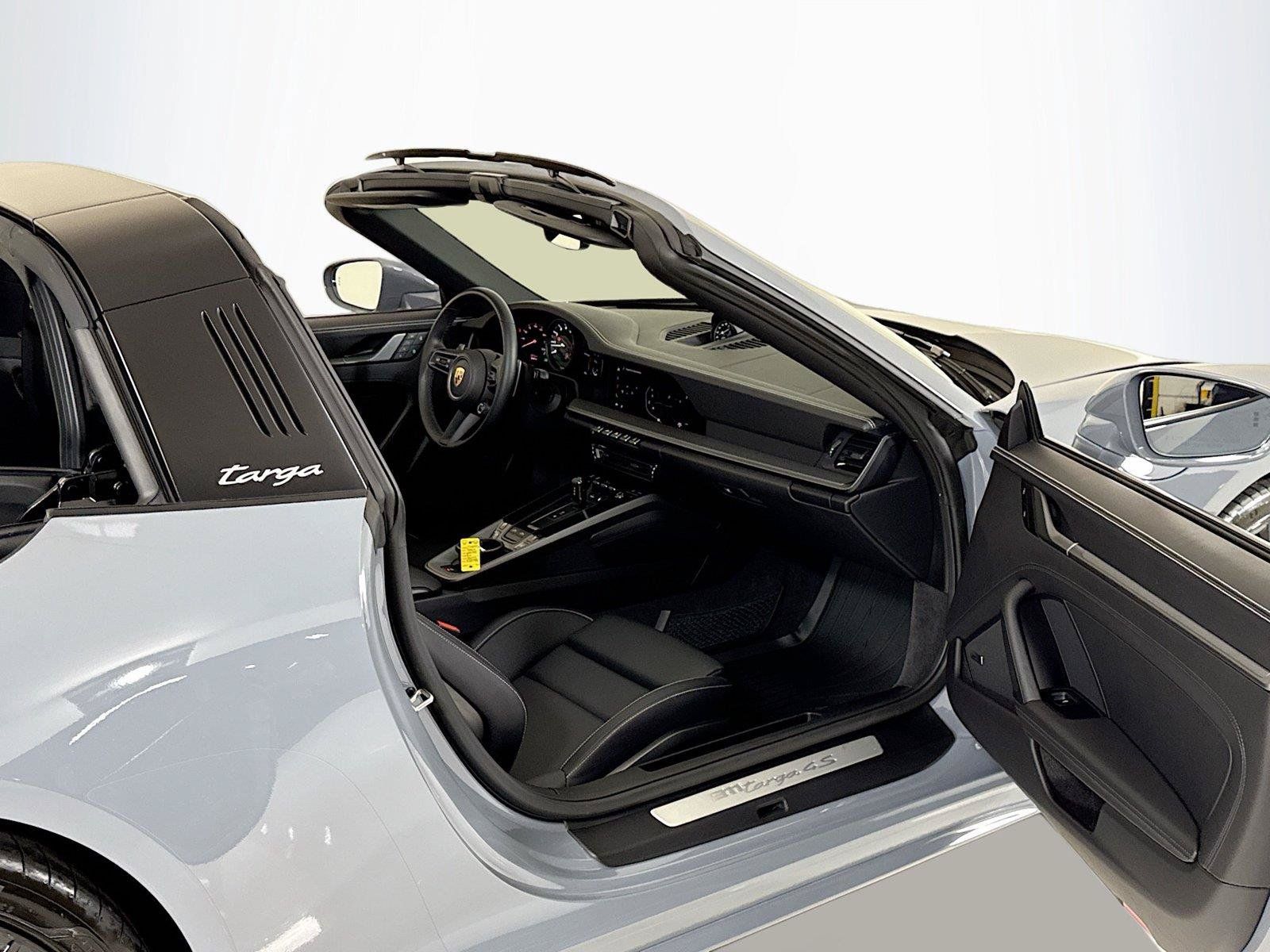 Used 2024 Porsche 911 AWD/4WD image 28