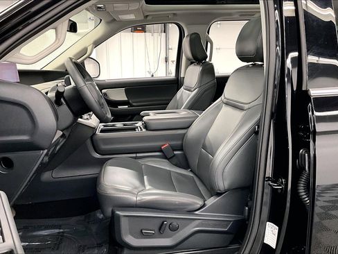 Used 2025 Ford Expedition Active AWD/4WD image 25