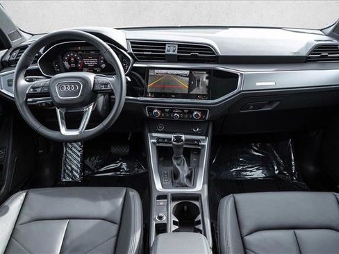 Certified 2025 Audi Q3 2.0T Premium Plus w/ Premium Plus Package image 20