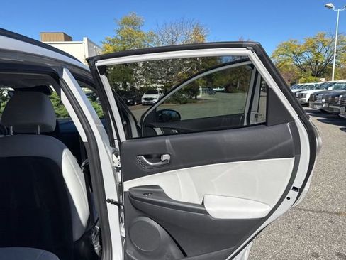 Certified 2022 Hyundai Kona Limited w/ Cargo Package image 34