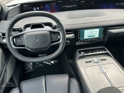 New 2025 Lincoln Navigator L Reserve w/ Jet Appearance Package image 32