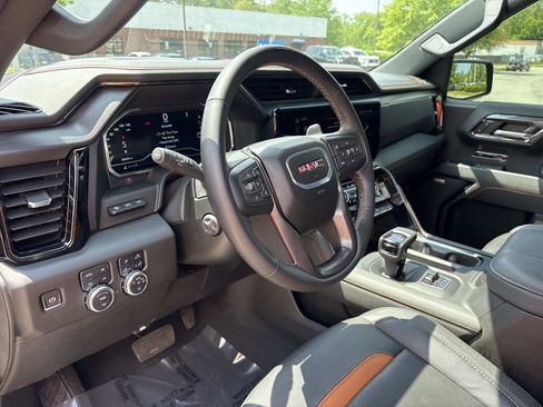 Used 2024 GMC Sierra 1500 AT4 w/ Technology Package image 18