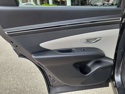 Certified 2023 Hyundai Tucson SEL w/ Convenience Package FWD image 12