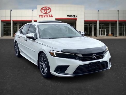 Used 2023 Honda Civic Touring image 3