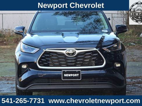 Used 2022 Toyota Highlander XLE image 10