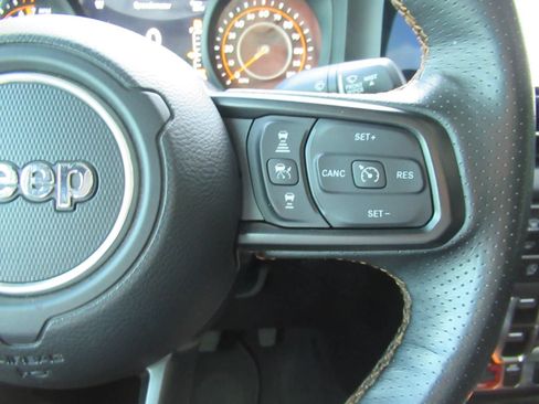 Certified 2024 Jeep Gladiator Mojave w/ Safety Group AWD/4WD image 28