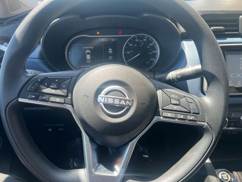 Used 2025 Nissan Versa SV FWD image 24