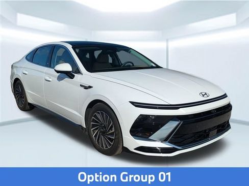 Used 2025 Hyundai Sonata Limited FWD image 4