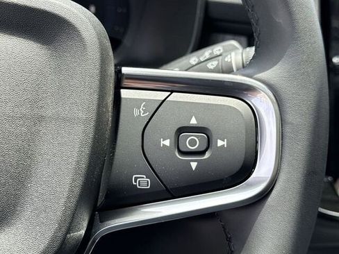 New 2024 Volvo XC40 B5 Plus w/ Climate Package image 25