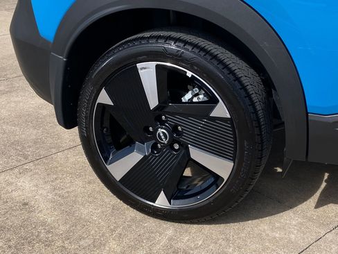 Used 2025 Nissan Kicks SR w/ Interior Electronics Package image 8