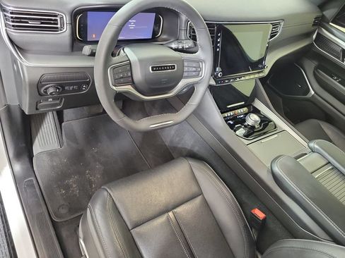 Used 2024 Jeep Wagoneer Series II AWD/4WD image 11