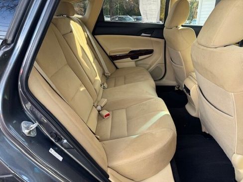 Used 2012 Honda Crosstour EX image 12