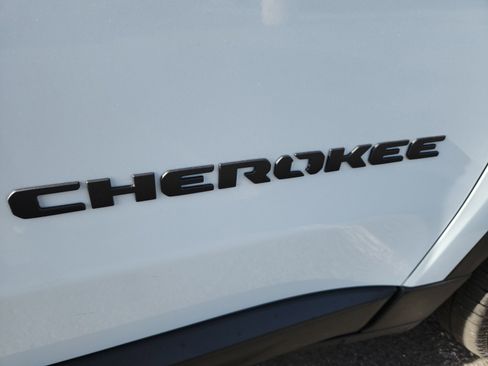 New 2026 Jeep Cherokee Overland image 24