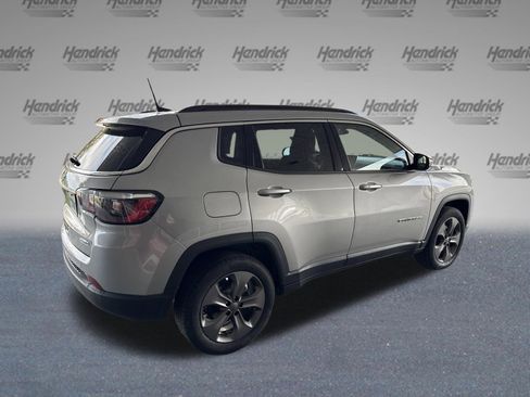 Used 2022 Jeep Compass Latitude image 9