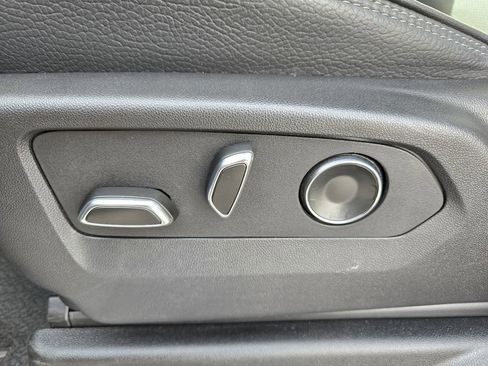 Used 2025 GMC Yukon Denali image 14