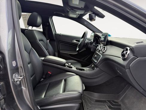 Used 2020 Mercedes-Benz GLA 250 4MATIC image 19