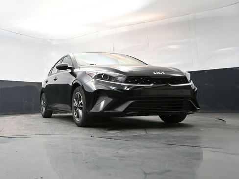 Used 2023 Kia Forte LXS w/ LXS Technology Package FWD image 25