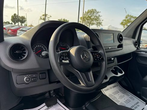 Used 2024 Mercedes-Benz Sprinter 2500 image 24