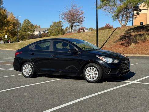 Used 2020 Hyundai Accent SE image 15