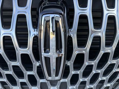 New 2026 Lincoln Corsair Premiere FWD image 6