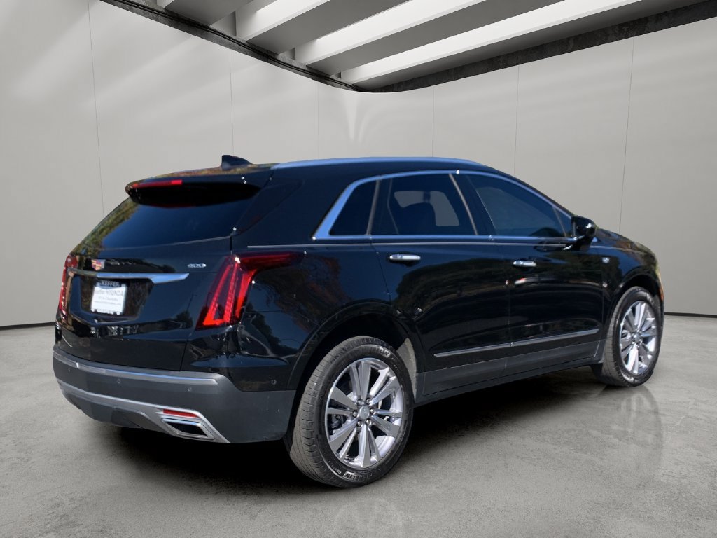 Used 2024 Cadillac XT5 Premium Luxury w/ Technology Package FWD image 5