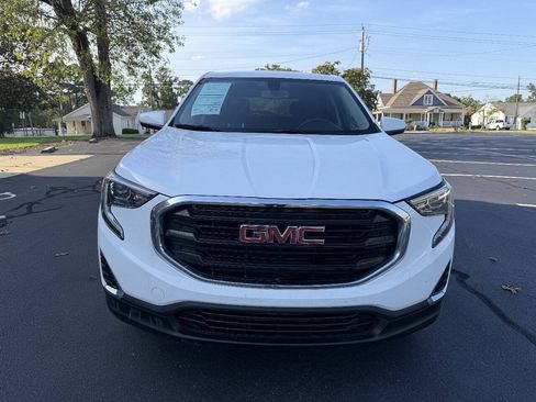 Used 2019 GMC Terrain SLE FWD image 2