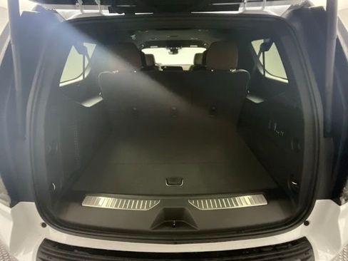 Certified 2026 Chevrolet Suburban High Country image 34