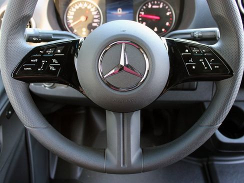 Used 2025 Mercedes-Benz Sprinter 2500 image 13