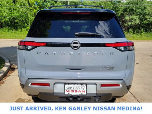 Used 2023 Nissan Pathfinder Platinum AWD/4WD image 4