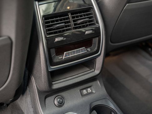 Used 2019 BMW X7 xDrive40i w/ Premium Package image 32