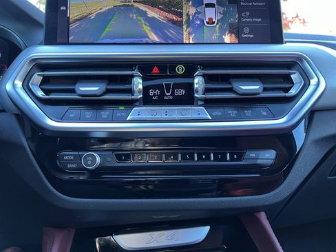 Used 2024 BMW X4 xDrive30i w/ Premium Package image 29