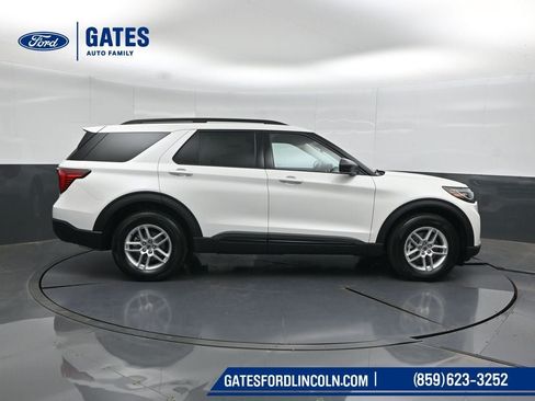 New 2026 Ford Explorer Active w/ Active Comfort Package RWD image 3