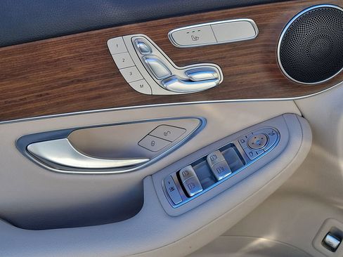 Certified 2022 Mercedes-Benz GLC 300 4MATIC image 23