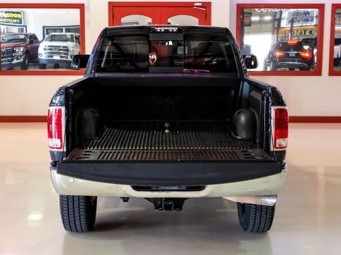 Used 2018 RAM 3500 Laramie w/ Convenience Group AWD/4WD image 9