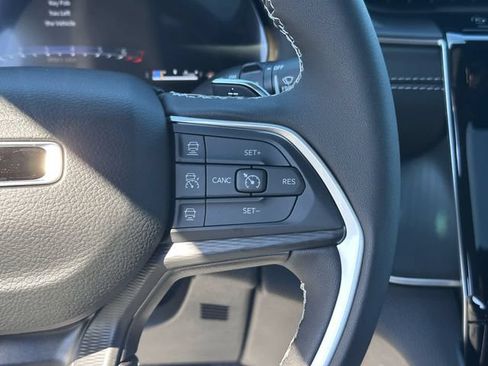 New 2025 Jeep Grand Cherokee Laredo X w/ Luxury Tech Group I AWD/4WD image 14