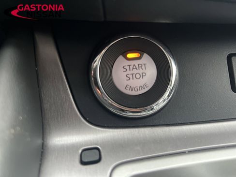 Used 2024 Nissan Murano SV w/ SV Midnight Edition Package image 43