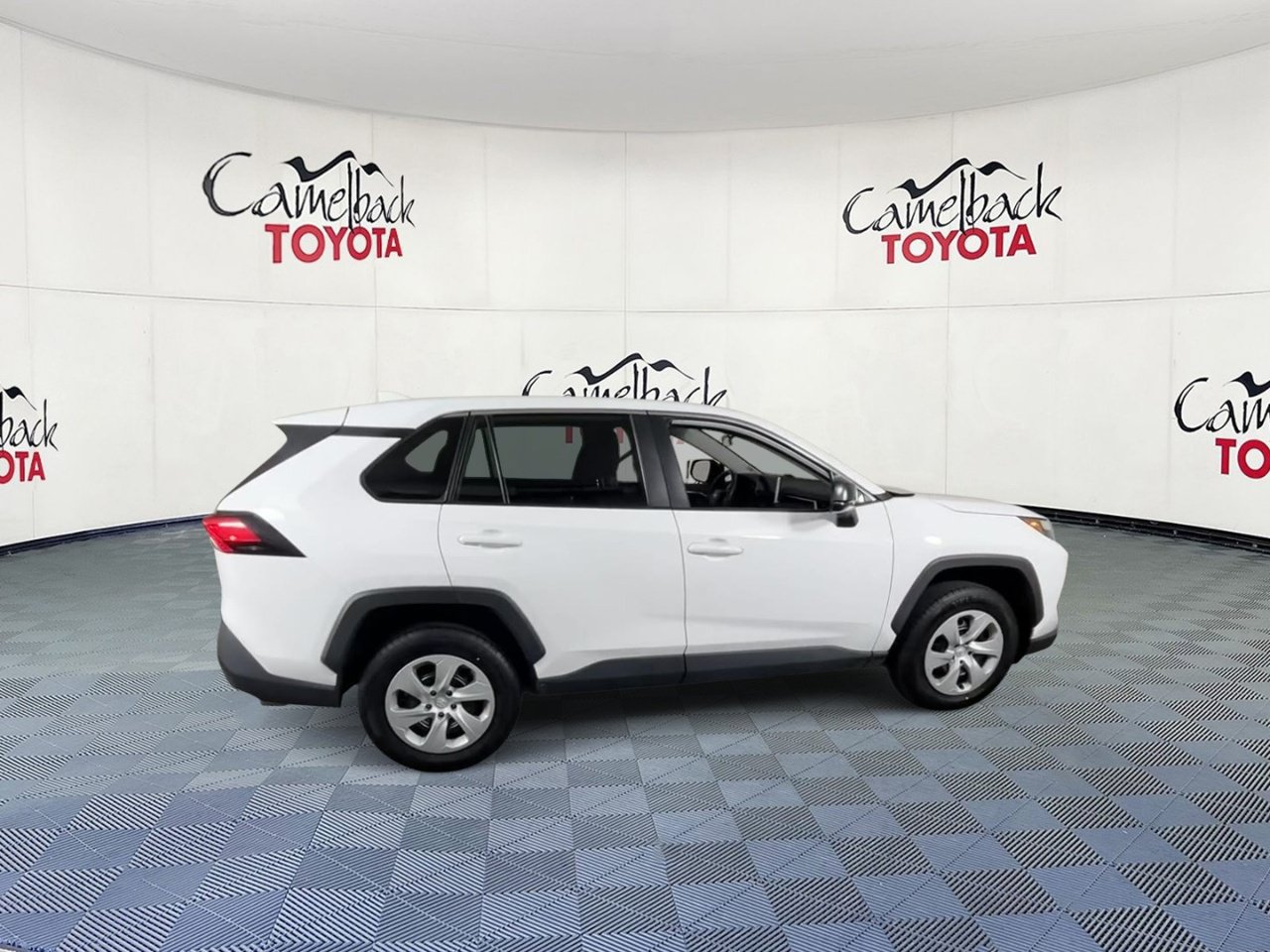 Used 2025 Toyota RAV4 LE AWD/4WD image 3