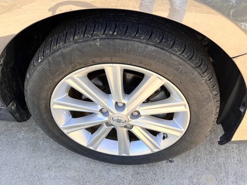 Used 2013 Toyota Camry LE image 16